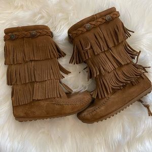 Kids Minnetonka Moccasins Fringe Boots